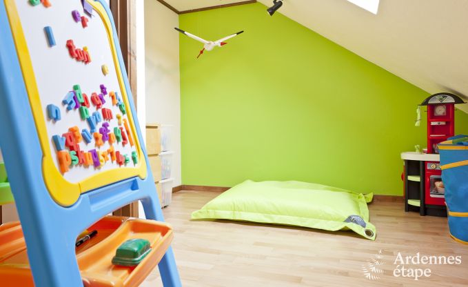 Groes Ferienhaus in der Nhe von Vielsalm fr 21 Personen mit 7 Schlafzimmern, 4 Badezimmern, Spielzimmer und Privatgarten