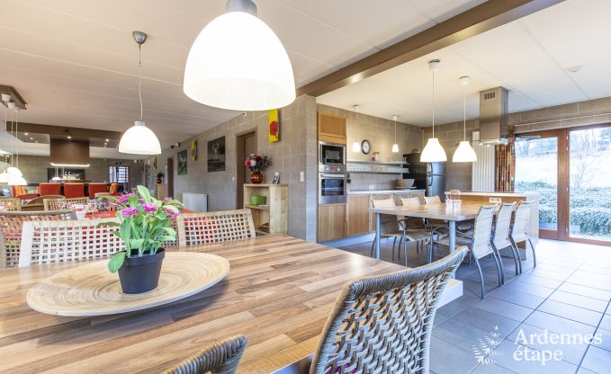 Ger�umiges Ferienhaus in Vielsalm f�r 22 Personen mit 10 Schlafzimmern, Spielzimmer, Sauna und gro�em Garten