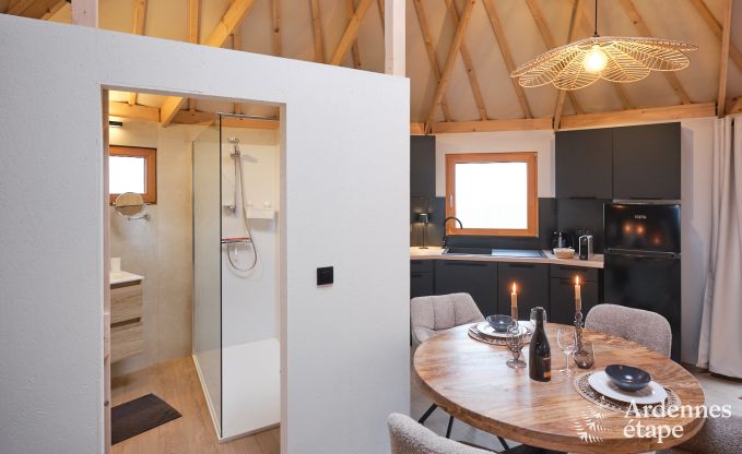 Romantische Jurte in Vielsalm: komfortabler Aufenthalt mit privatem Garten, Terrasse und gesichertem Fahrradabstellplatz