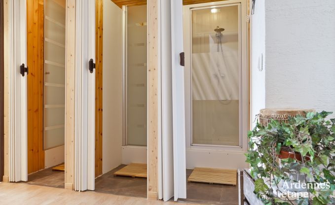 Groes Ferienhaus in der Nhe von Vielsalm fr 21 Personen mit 7 Schlafzimmern, 4 Badezimmern, Spielzimmer und Privatgarten