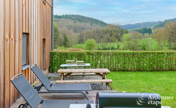 gem�tliches Ferienhaus mit 5 Schlafzimmern, Jacuzzi, Sauna und privatem Garten in Vielsalm Ardennen
