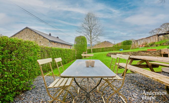 gem�tliches Ferienhaus mit 5 Schlafzimmern, Jacuzzi, Sauna und privatem Garten in Vielsalm Ardennen