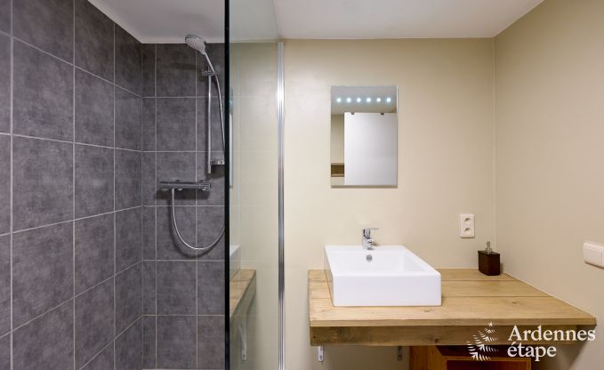 gem�tliches Ferienhaus mit 5 Schlafzimmern, Jacuzzi, Sauna und privatem Garten in Vielsalm Ardennen