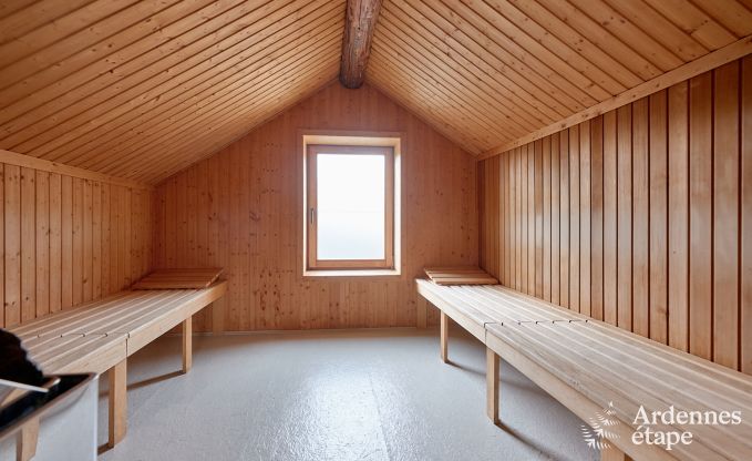 gem�tliches Ferienhaus mit 5 Schlafzimmern, Jacuzzi, Sauna und privatem Garten in Vielsalm Ardennen