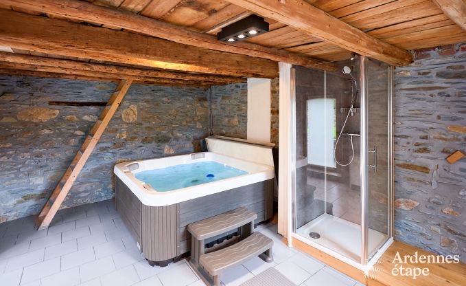 gem�tliches Ferienhaus mit 5 Schlafzimmern, Jacuzzi, Sauna und privatem Garten in Vielsalm Ardennen