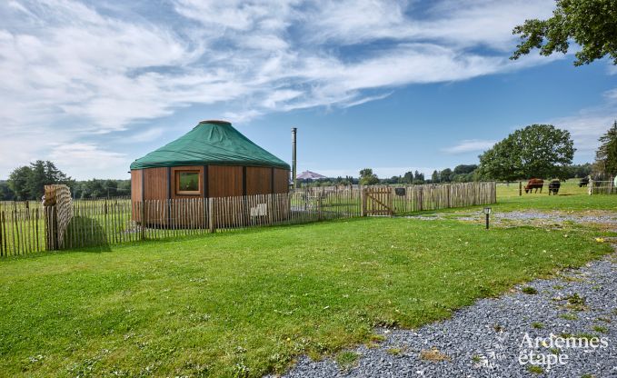 Romantische Jurte in Vielsalm: komfortabler Aufenthalt mit privatem Garten, Terrasse und gesichertem Fahrradabstellplatz