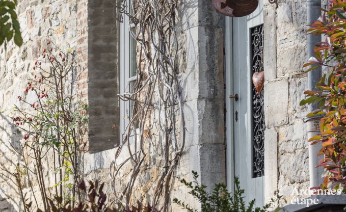 Charmantes Ferienhaus mit Pool und privatem Garten f�r 4 Personen im mittelalterlichen Dorf Vierves-sur-Viroin