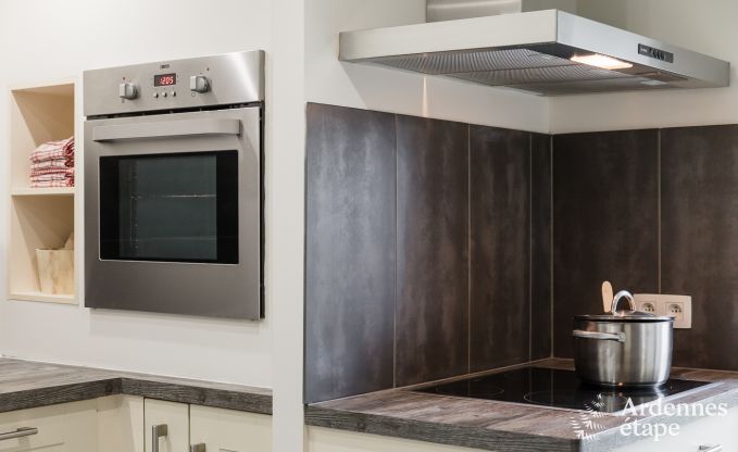 Charmantes Ferienhaus mit Pool und privatem Garten f�r 4 Personen im mittelalterlichen Dorf Vierves-sur-Viroin