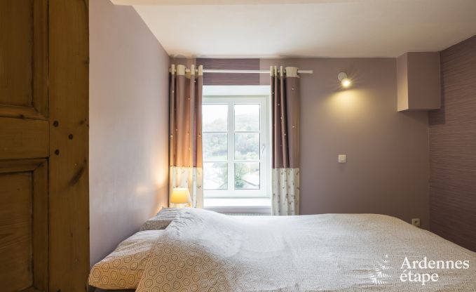 Charmantes Ferienhaus mit Pool und privatem Garten f�r 4 Personen im mittelalterlichen Dorf Vierves-sur-Viroin