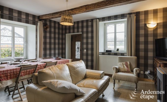 Charmantes Ferienhaus mit Pool und privatem Garten f�r 4 Personen im mittelalterlichen Dorf Vierves-sur-Viroin