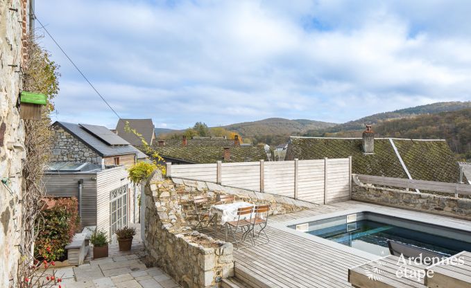 Charmantes Ferienhaus mit Pool und privatem Garten f�r 4 Personen im mittelalterlichen Dorf Vierves-sur-Viroin