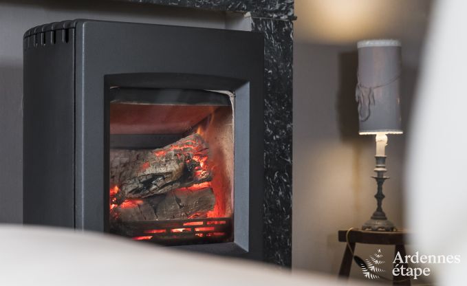 Charmantes Ferienhaus mit Pool und privatem Garten f�r 4 Personen im mittelalterlichen Dorf Vierves-sur-Viroin