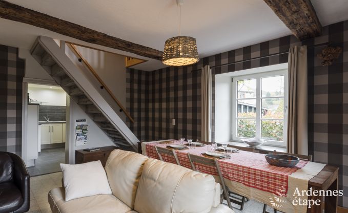 Charmantes Ferienhaus mit Pool und privatem Garten f�r 4 Personen im mittelalterlichen Dorf Vierves-sur-Viroin