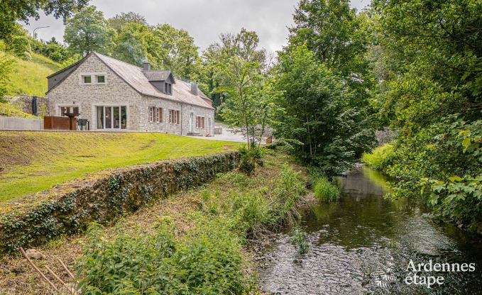 Luxuris eingerichtetes Ferienhaus in Virelles fr 9 Personen mit offenem Kamin
