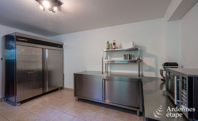 Luxuris eingerichtetes Ferienhaus in Virelles fr 9 Personen mit offenem Kamin