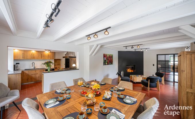 Luxuris eingerichtetes Ferienhaus in Virelles fr 9 Personen mit offenem Kamin