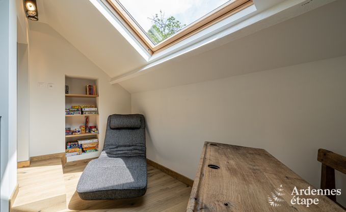 Luxuris eingerichtetes Ferienhaus in Virelles fr 9 Personen mit offenem Kamin