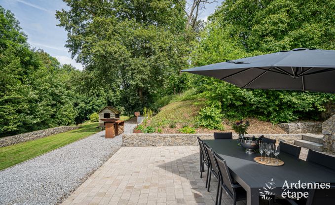 Luxuris eingerichtetes Ferienhaus in Virelles fr 9 Personen mit offenem Kamin