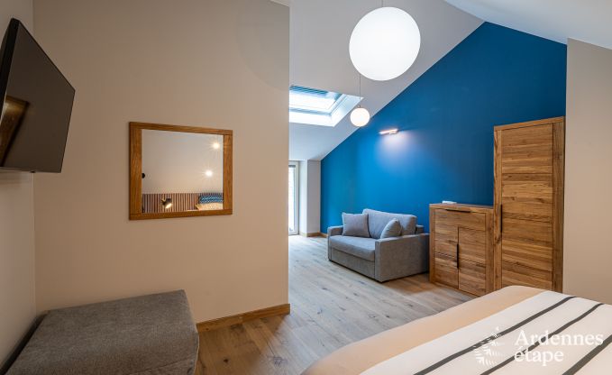 Luxuris eingerichtetes Ferienhaus in Virelles fr 9 Personen mit offenem Kamin