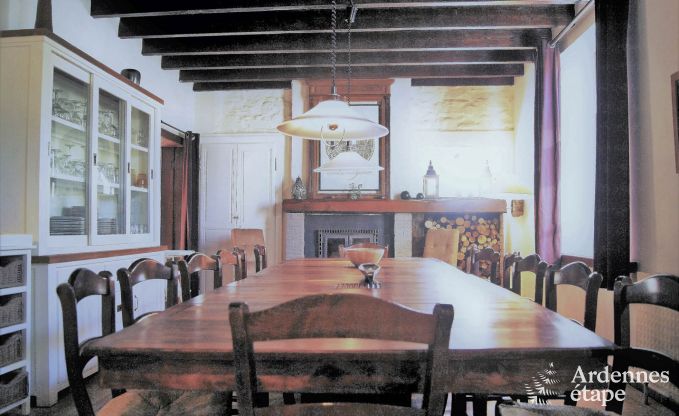 Altes Dorfhaus zur Ferienvermietung für 15 Personen in Viroinval