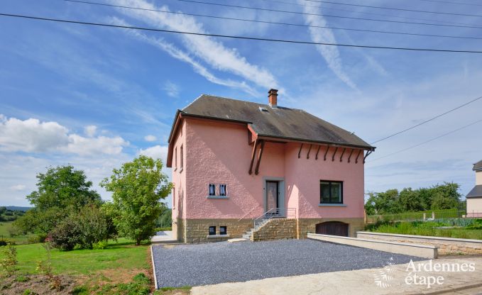 Ferienhaus fr 6 Personen in Virton mit 3 Schlafzimmern, Sauna, Holzofen, Auenpool und Privatterrasse
