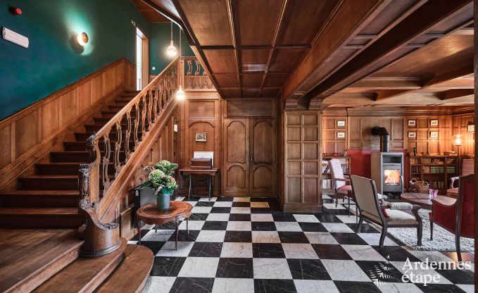 Zauberhafter Aufenthalt in den Ardennen: Schloss in Vresse-sur-Semois mit Pool, 8 Schlafzimmer fr 15 Personen