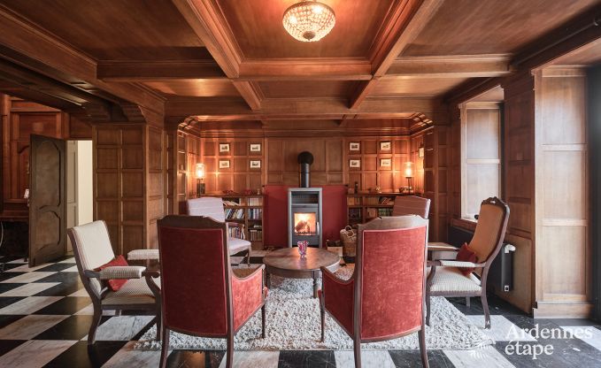 Zauberhafter Aufenthalt in den Ardennen: Schloss in Vresse-sur-Semois mit Pool, 8 Schlafzimmer fr 15 Personen