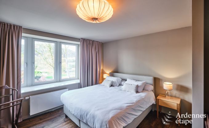 Luxus-Landhaus in Vresse-sur-Semois fr 19 Personen mit Schwimmbad und atemberaubender Aussicht