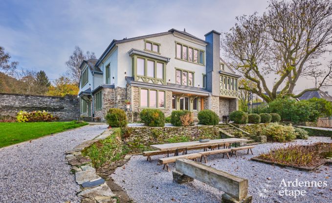 Luxus-Landhaus in Vresse-sur-Semois fr 19 Personen mit Schwimmbad und atemberaubender Aussicht