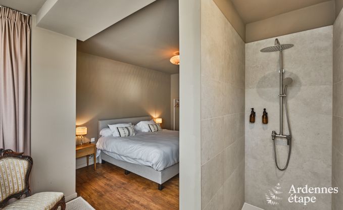 Luxus-Landhaus in Vresse-sur-Semois fr 19 Personen mit Schwimmbad und atemberaubender Aussicht