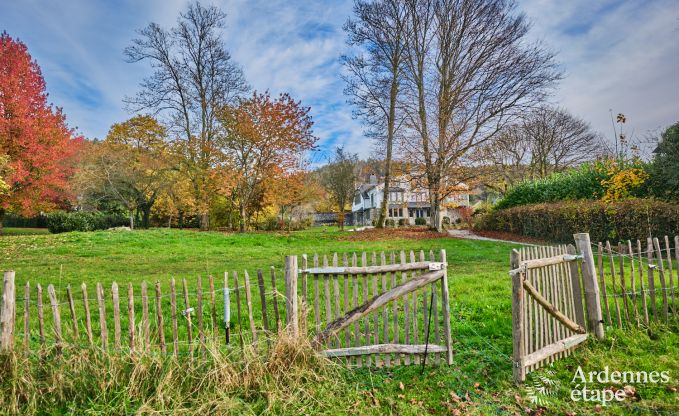 Luxus-Landhaus in Vresse-sur-Semois fr 19 Personen mit Schwimmbad und atemberaubender Aussicht