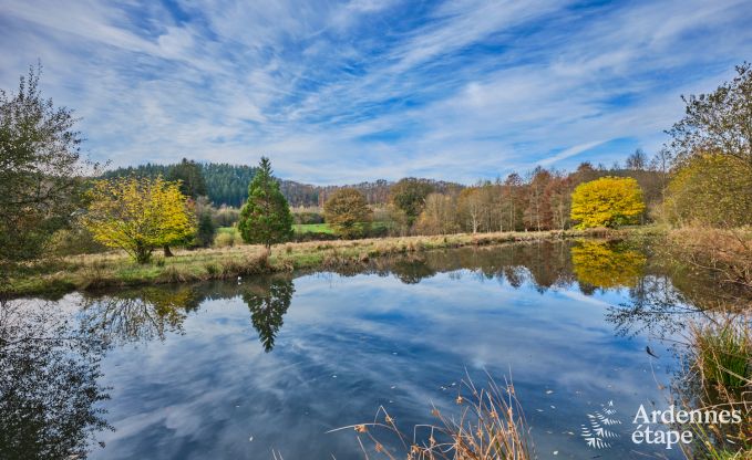 Luxus-Landhaus in Vresse-sur-Semois fr 19 Personen mit Schwimmbad und atemberaubender Aussicht