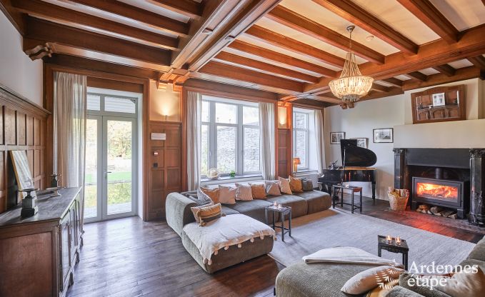 Luxus-Landhaus in Vresse-sur-Semois fr 19 Personen mit Schwimmbad und atemberaubender Aussicht
