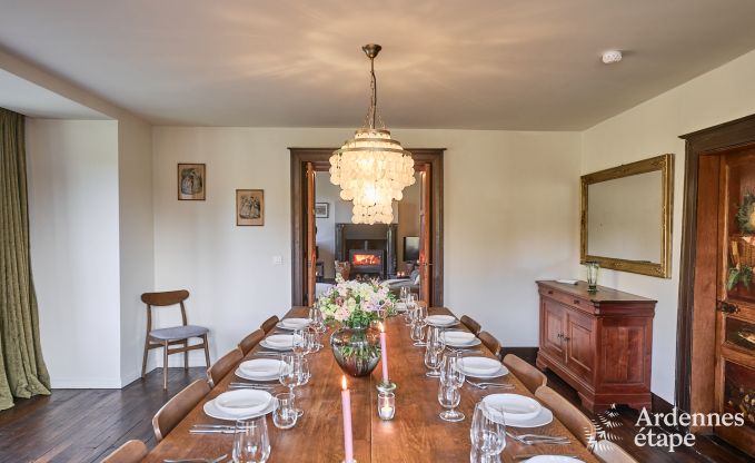 Luxus-Landhaus in Vresse-sur-Semois fr 19 Personen mit Schwimmbad und atemberaubender Aussicht