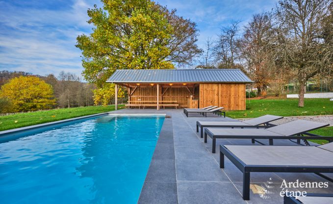 Luxus-Landhaus in Vresse-sur-Semois fr 19 Personen mit Schwimmbad und atemberaubender Aussicht