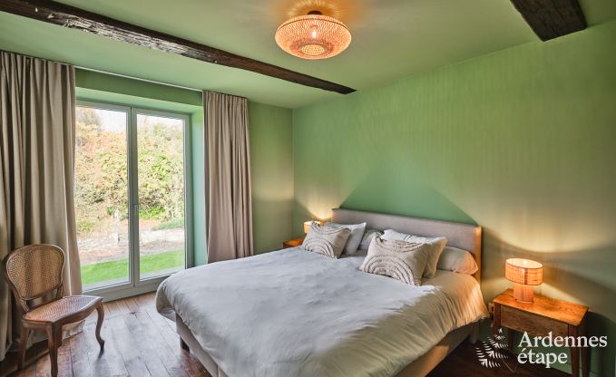 Luxus-Landhaus in Vresse-sur-Semois fr 19 Personen mit Schwimmbad und atemberaubender Aussicht