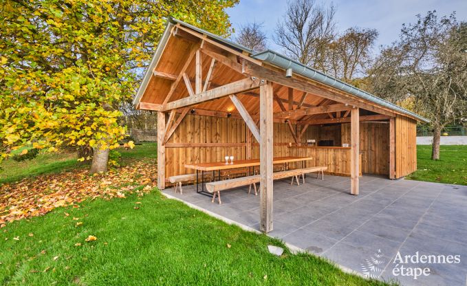 Luxus-Landhaus in Vresse-sur-Semois fr 19 Personen mit Schwimmbad und atemberaubender Aussicht