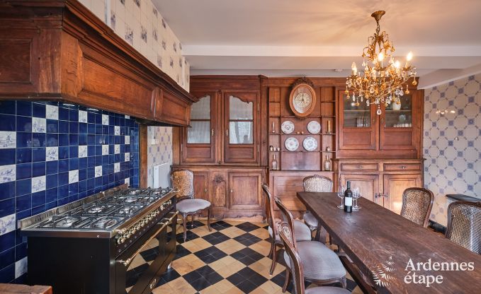 Luxus-Landhaus in Vresse-sur-Semois fr 19 Personen mit Schwimmbad und atemberaubender Aussicht