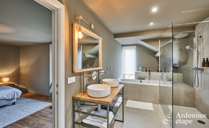 Luxus-Landhaus in Vresse-sur-Semois fr 19 Personen mit Schwimmbad und atemberaubender Aussicht