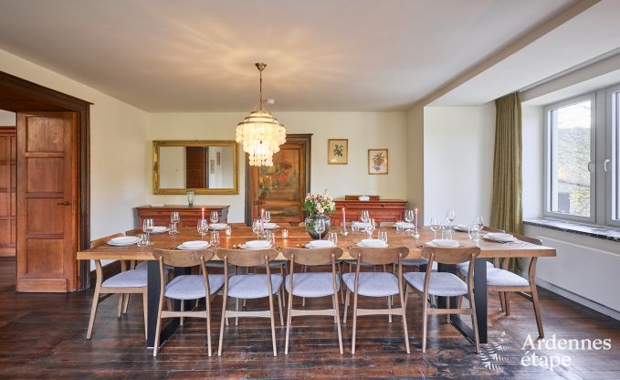 Luxus-Landhaus in Vresse-sur-Semois fr 19 Personen mit Schwimmbad und atemberaubender Aussicht