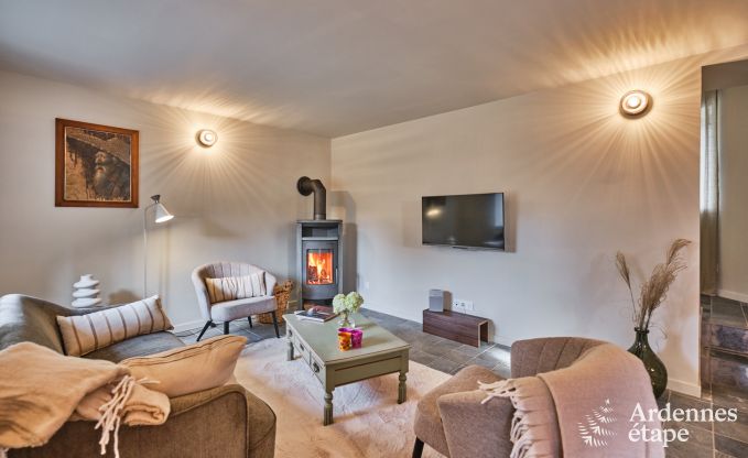 Luxus-Landhaus in Vresse-sur-Semois fr 19 Personen mit Schwimmbad und atemberaubender Aussicht