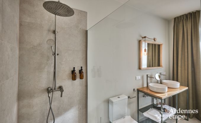 Luxus-Landhaus in Vresse-sur-Semois fr 19 Personen mit Schwimmbad und atemberaubender Aussicht