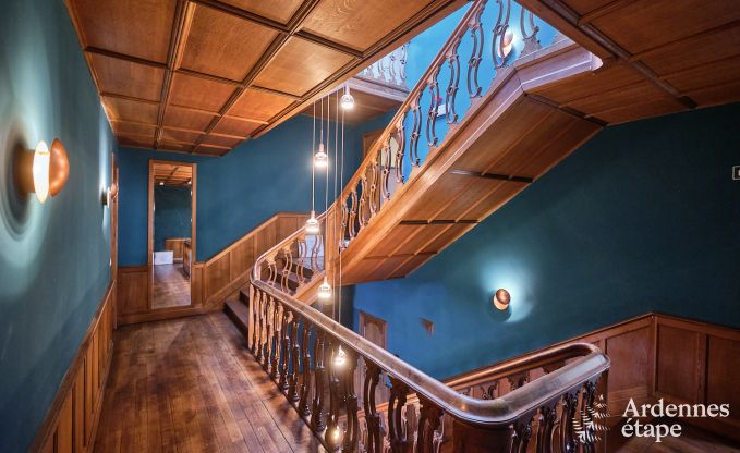 Luxus-Landhaus in Vresse-sur-Semois fr 19 Personen mit Schwimmbad und atemberaubender Aussicht