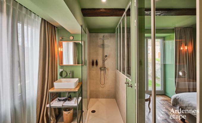 Luxus-Landhaus in Vresse-sur-Semois fr 19 Personen mit Schwimmbad und atemberaubender Aussicht