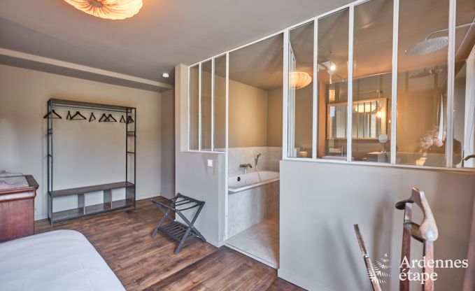 Luxus-Landhaus in Vresse-sur-Semois fr 19 Personen mit Schwimmbad und atemberaubender Aussicht