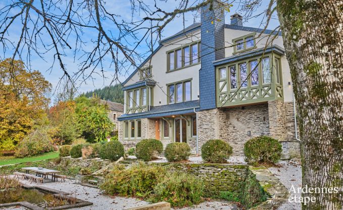Luxus-Landhaus in Vresse-sur-Semois fr 19 Personen mit Schwimmbad und atemberaubender Aussicht
