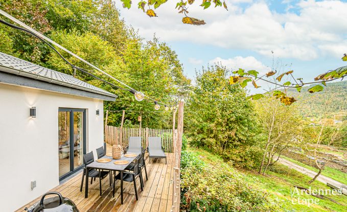 Ferienhaus auf einer Ebene in Vresse-sur-Semois: Terrasse mit Aussicht, ideal f�r ein Paar mit Kindern