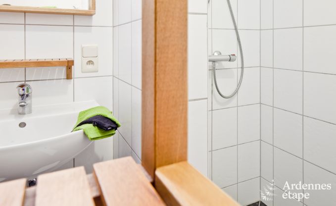 Ger�umiges Ferienhaus mit Privatgarten in Waimes f�r 15 Personen