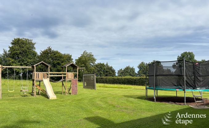 Ger�umiges Ferienhaus mit Privatgarten in Waimes f�r 15 Personen