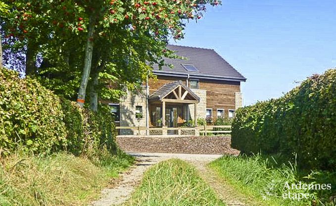 Ger�umiges Ferienhaus mit Privatgarten in Waimes f�r 15 Personen